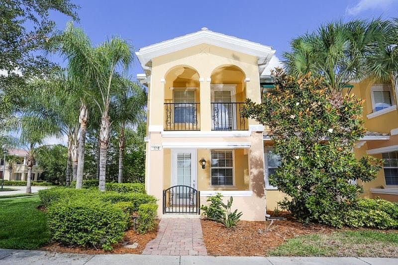 Outside of Town Home (Front) End Unit (Great Location!)