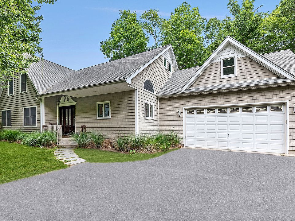 1st image of 55 Kennedy Dr