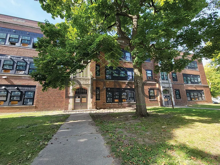Holmes Street School Apartments — Photo 15