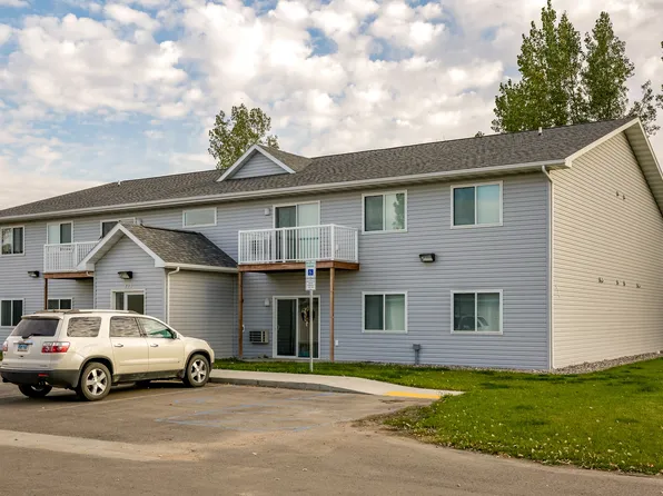 825 43rd St SE, 825 43rd St SE Unit 201, Minot, ND 58701