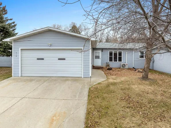 316 5th Ave NE, Kenmare, ND 58746
