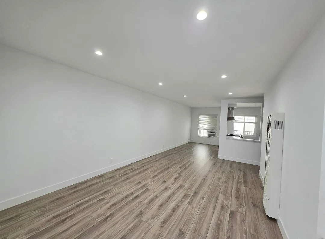8528 Cashio St — Photo 1
