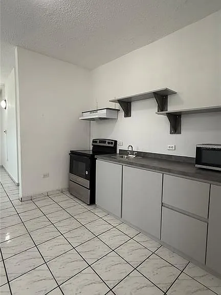 HW47 Ext. Country Club — Photo 2
