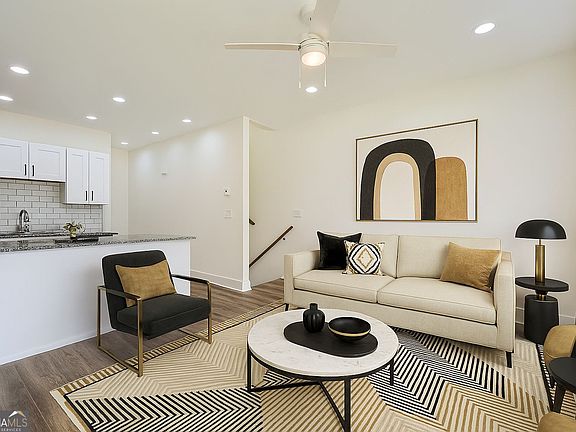 5th image of 1351 Brewster St #3