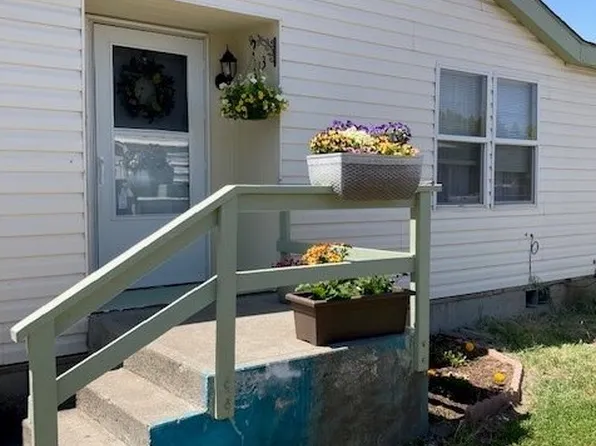 313 E Lincoln St, Athena, OR 97813