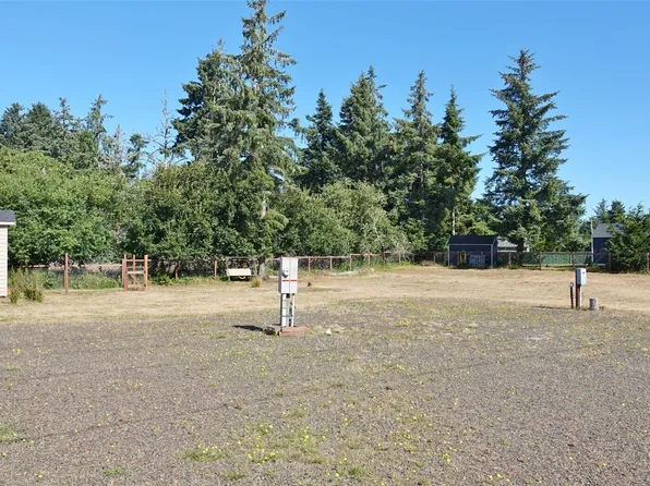 721 Mt Olympus Avenue SE, Ocean Shores, WA 98569