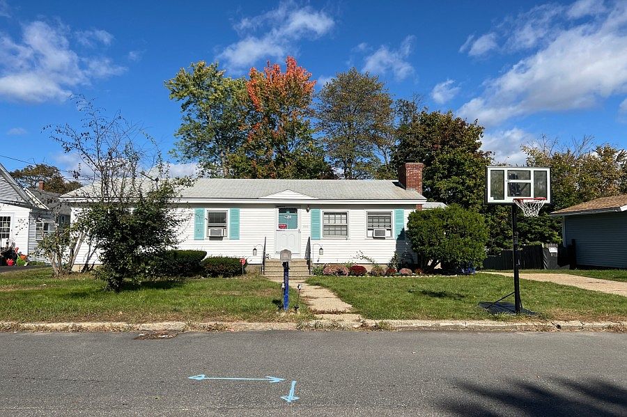 206 Bourne St, Manchester, NH 03103 Zillow