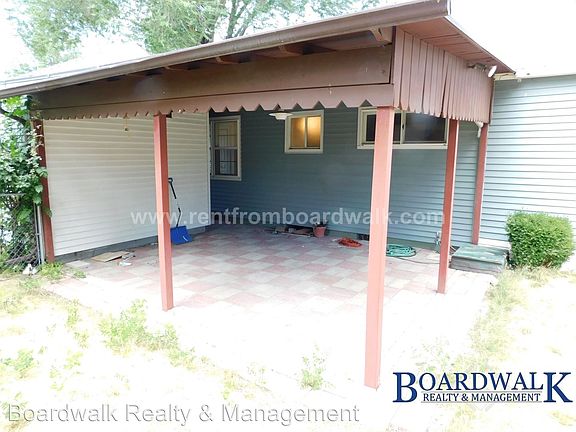 5th image of 1061 S Concord St