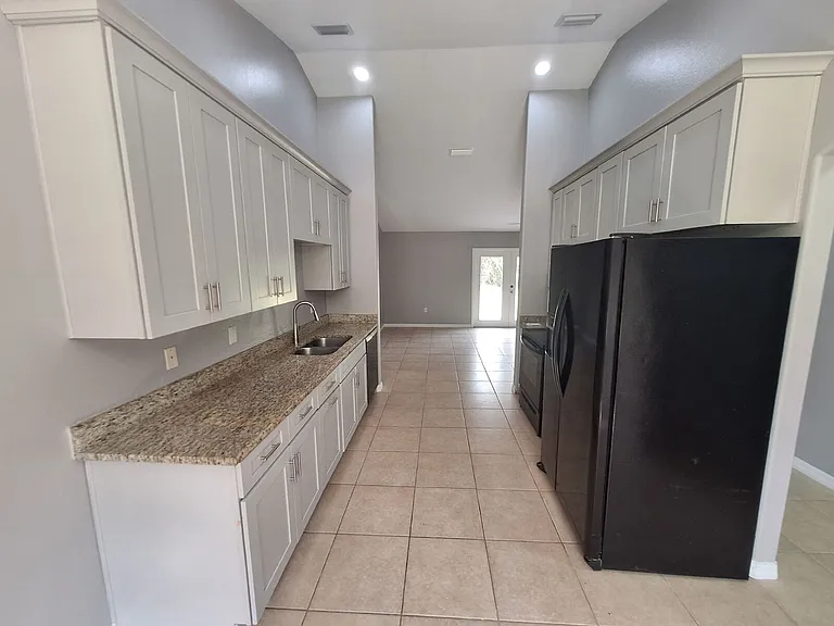 1220 Waycross St — Photo 5