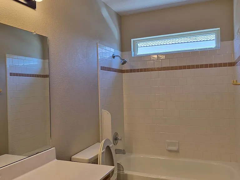9121 Ridgefield Ave NE — Photo 58
