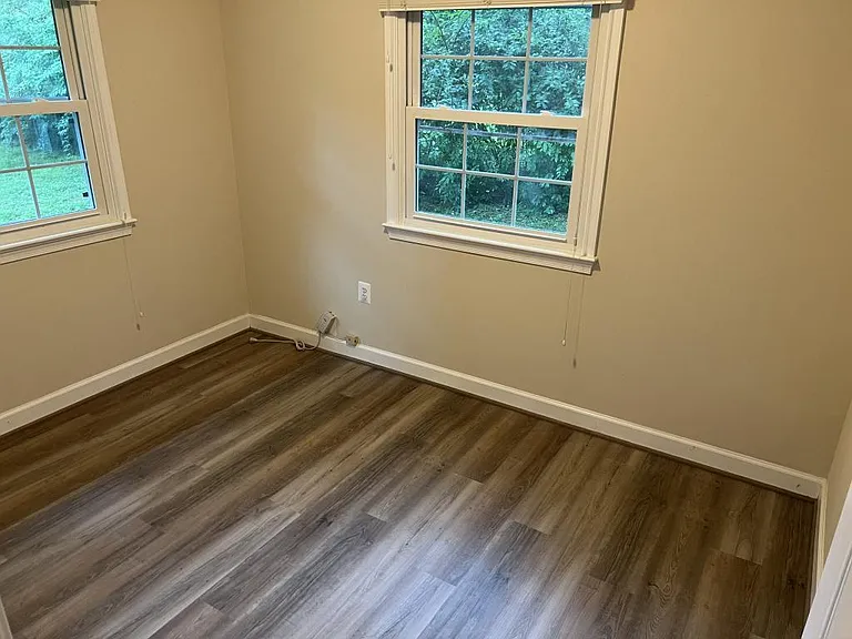 7723 Marthas Ln — Photo 18