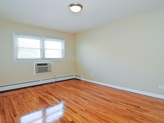 4th image of 7407 N Winchester Ave APT 202