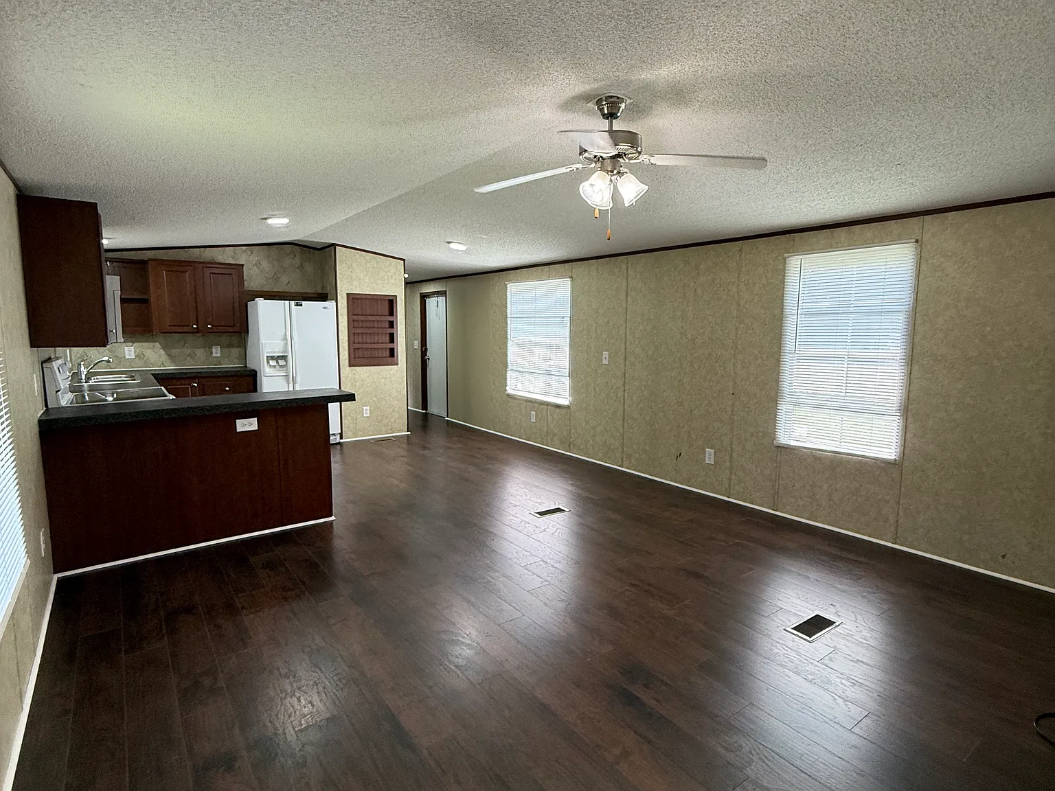 8361 Hackberry St — Photo 4