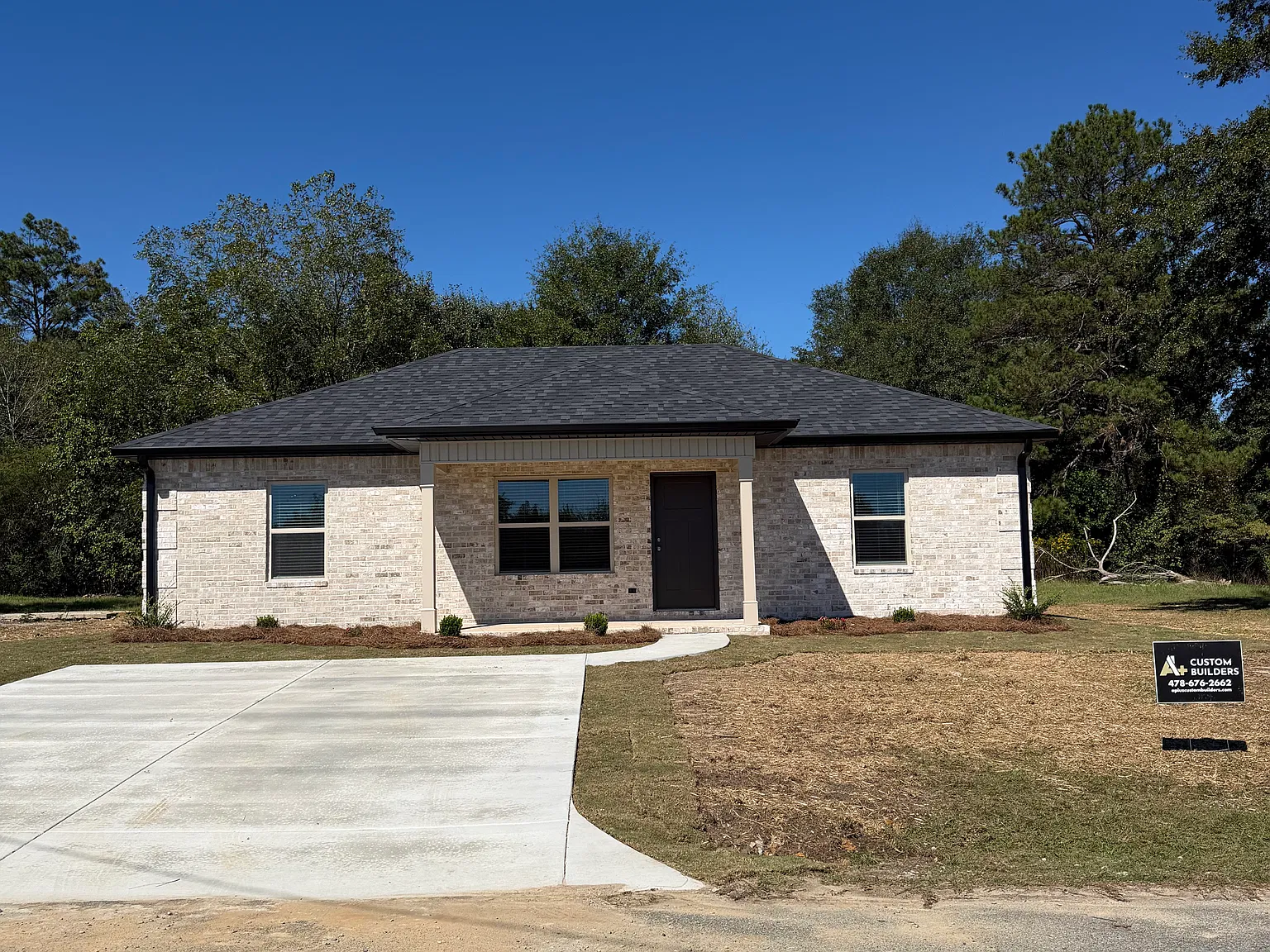 3 bed, 1160 sqft, $1,600 — Photo 1