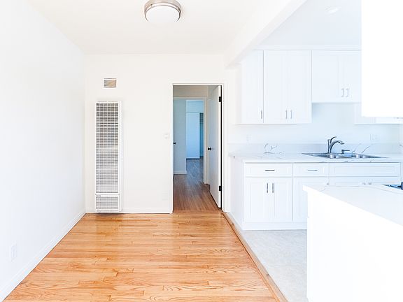 5th image of 3375 Manning Ave APT 20