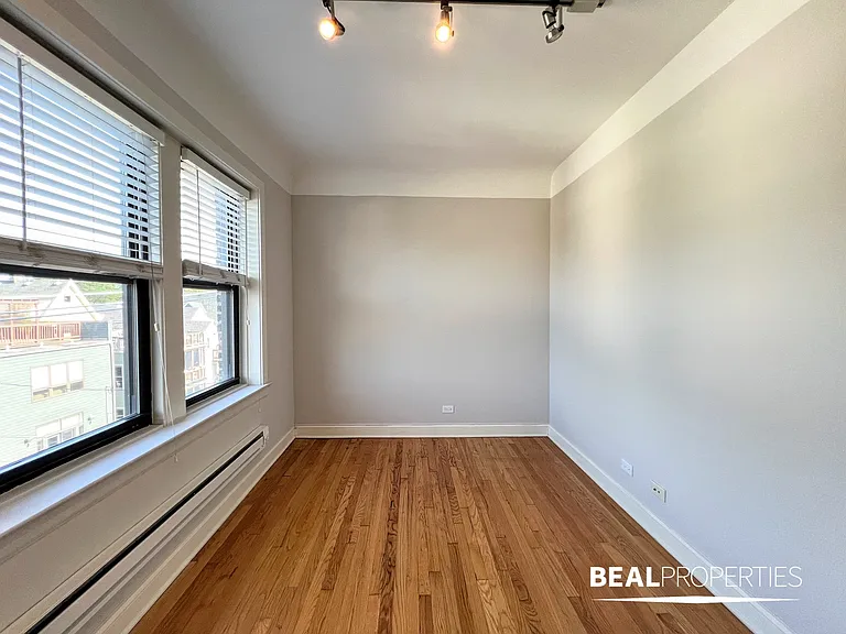 2321 N Rockwell St #C3 — Photo 7