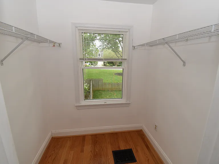 2901 Meadow View Rd — Photo 18