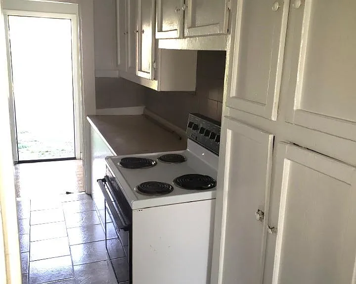 867 East Blvd — Photo 13