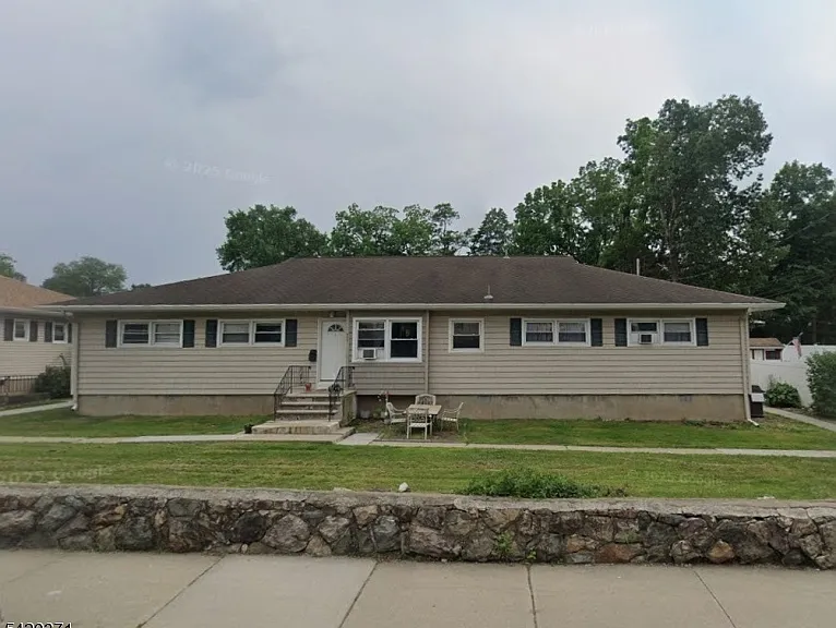 Carey Avenue Apartments — Photo 2