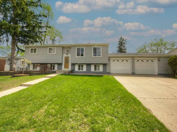 8639 Buffalo Dr, Commerce Township, MI 48382