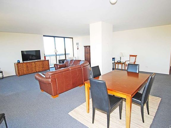 5th image of 27010 Grand Central Pkwy APT 12N