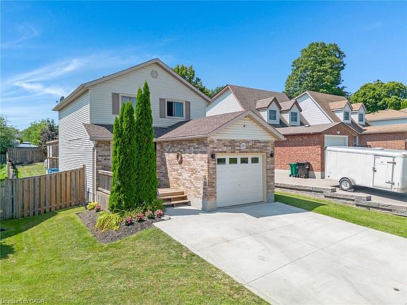 2nd image of 311 Misty Cres