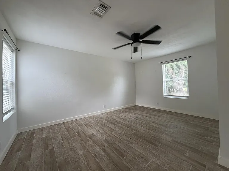 804 Clay St — Photo 5