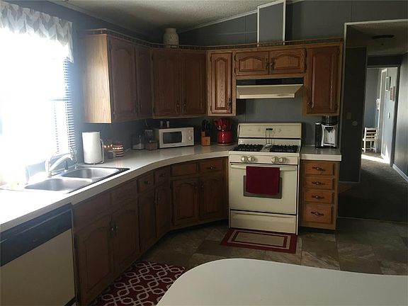3rd image of 410 N Nemora Ave