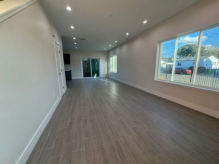 22390 Salwan Pl — Photo 42