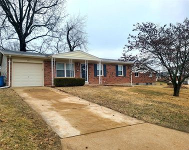 545 Lind Rd, Saint Louis, MO, 63125