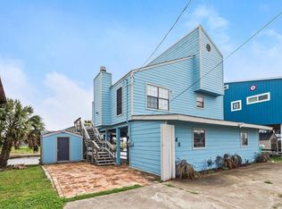 146 Redfish Dr, Freeport, TX 77541