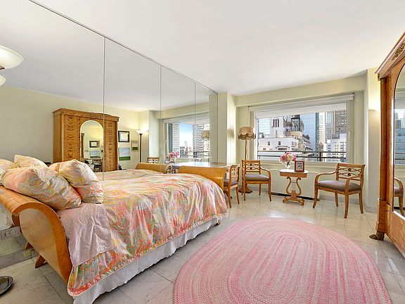 4th image of 1084 2nd Ave #15F