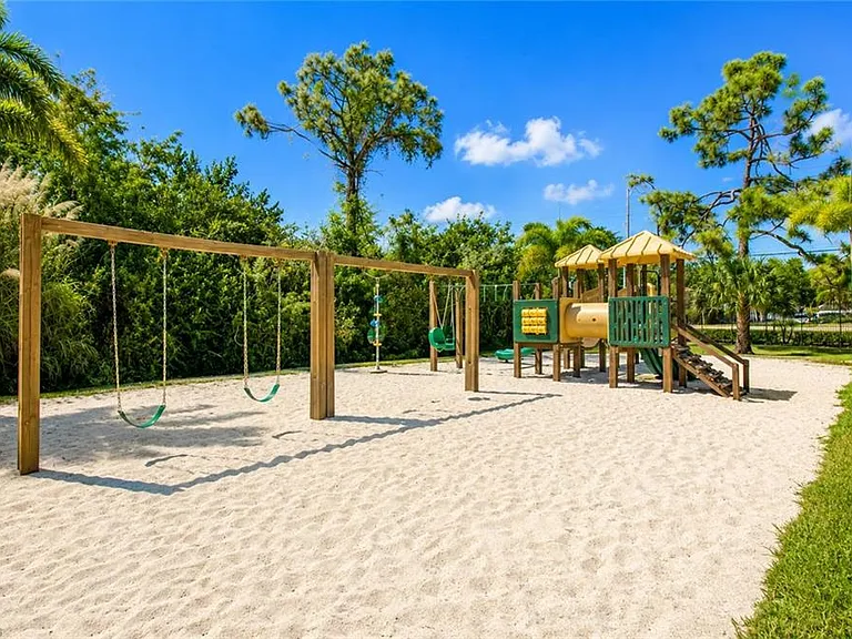 8265 Ibis Club Dr #602 — Photo 15