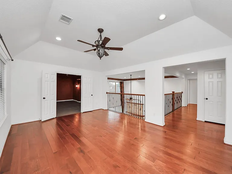 1807 Ravenel Ln — Photo 38