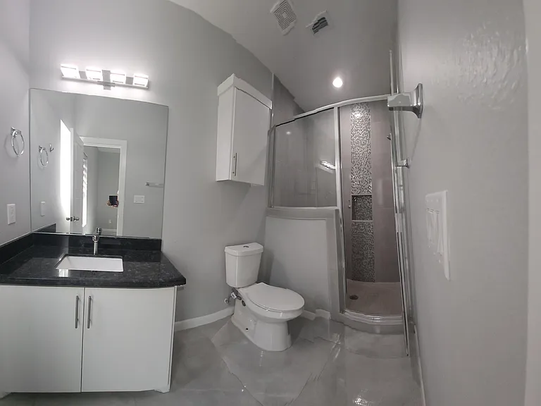 1421 S Flag St — Photo 11