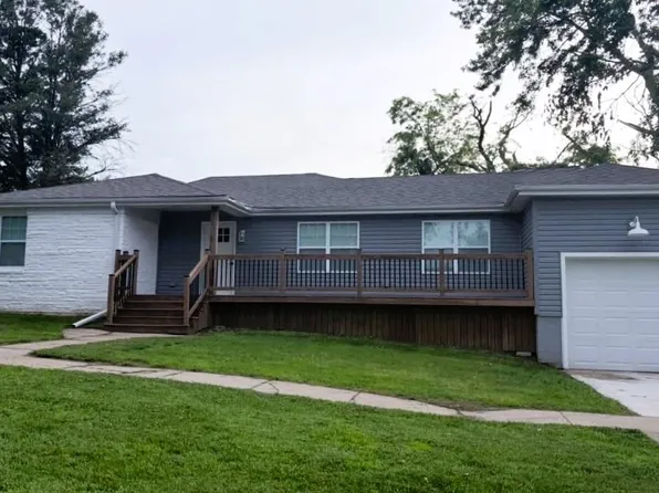 2110 L St, Auburn, NE 68305