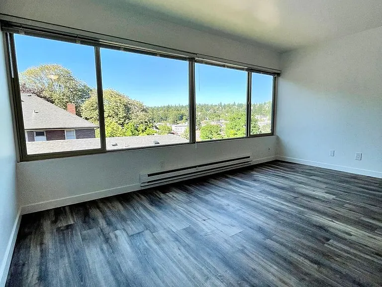 Village Vista Apartments — Photo 52