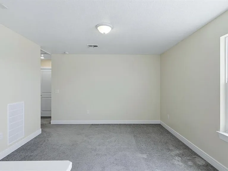 9108 Royal River Cir — Photo 21