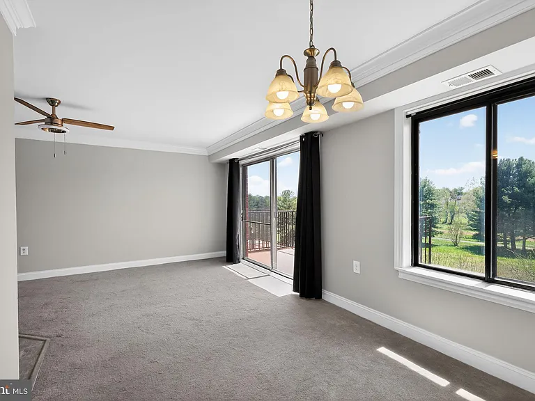 Clubhouse Dr SW — Photo 2