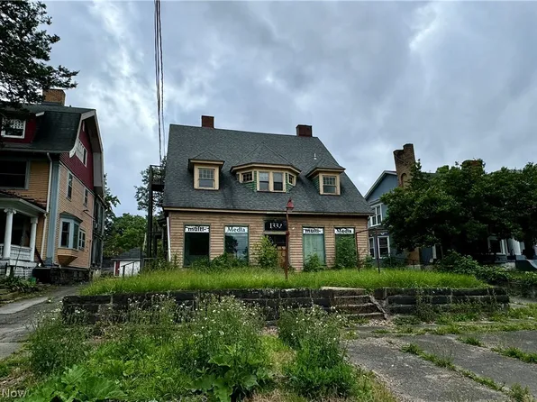 1332 Elm St, Youngstown, OH 44505