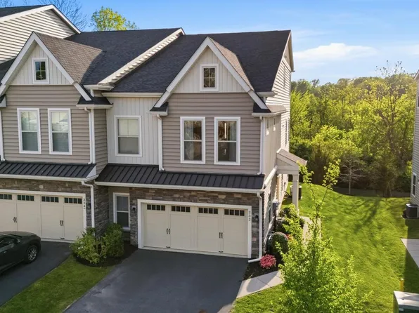332 Redbud Ln, Kennett Square, PA 19348