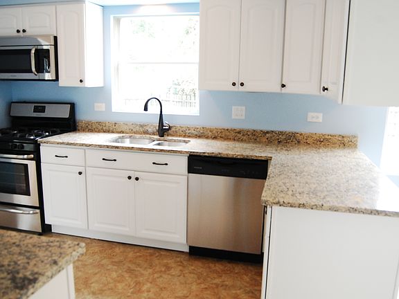 4th image of 935 N Dexter Ln