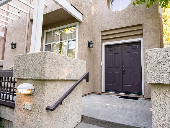 2nd image of 423 Camille Cir Unit 17