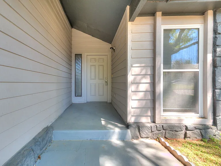 4820 W Uniontown St N — Photo 3