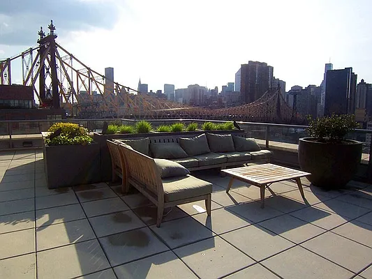 Rented by Sotheby's International Realty | media 20