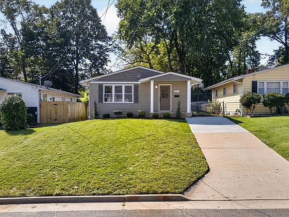 4th image of 324 E Clinton Pl