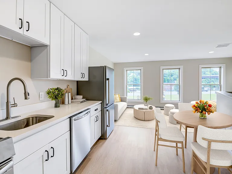 Welcome to Waterfront at the Strand, where modern living meets comfort. Enjoy a bright, open-concept kitchen and living space designed for relaxation and socializing. Don't miss your chance to call this homeschedule a tour today!