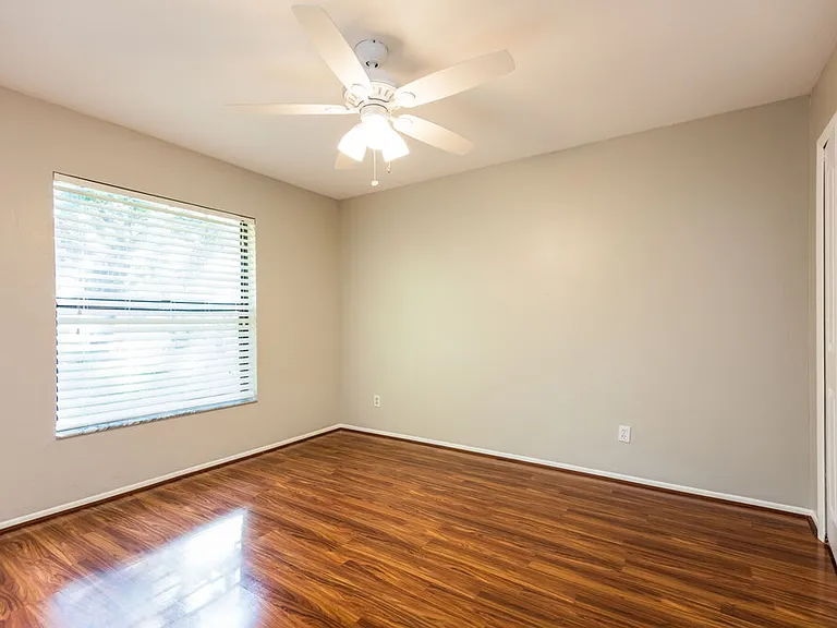 817 SW 9th Ave — Photo 12
