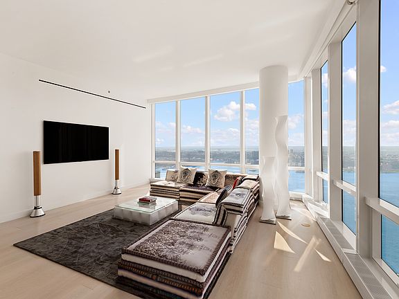 3rd image of 15 Hudson Yards #67D