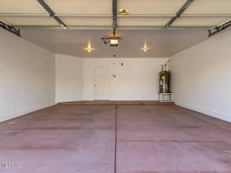 533 W San Xavier St — Photo 10